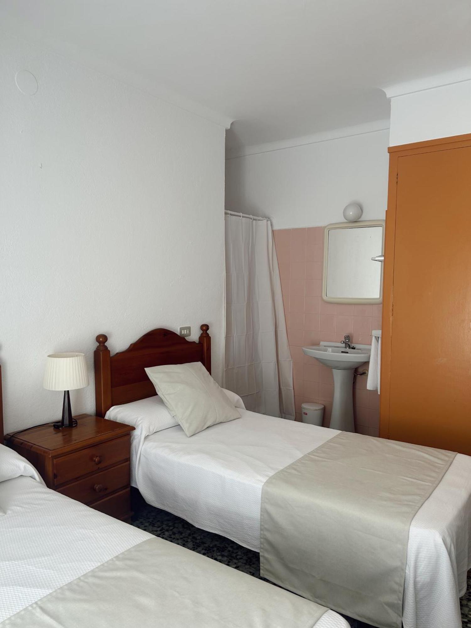 Hostal La Tina El Port De La Selva Dış mekan fotoğraf